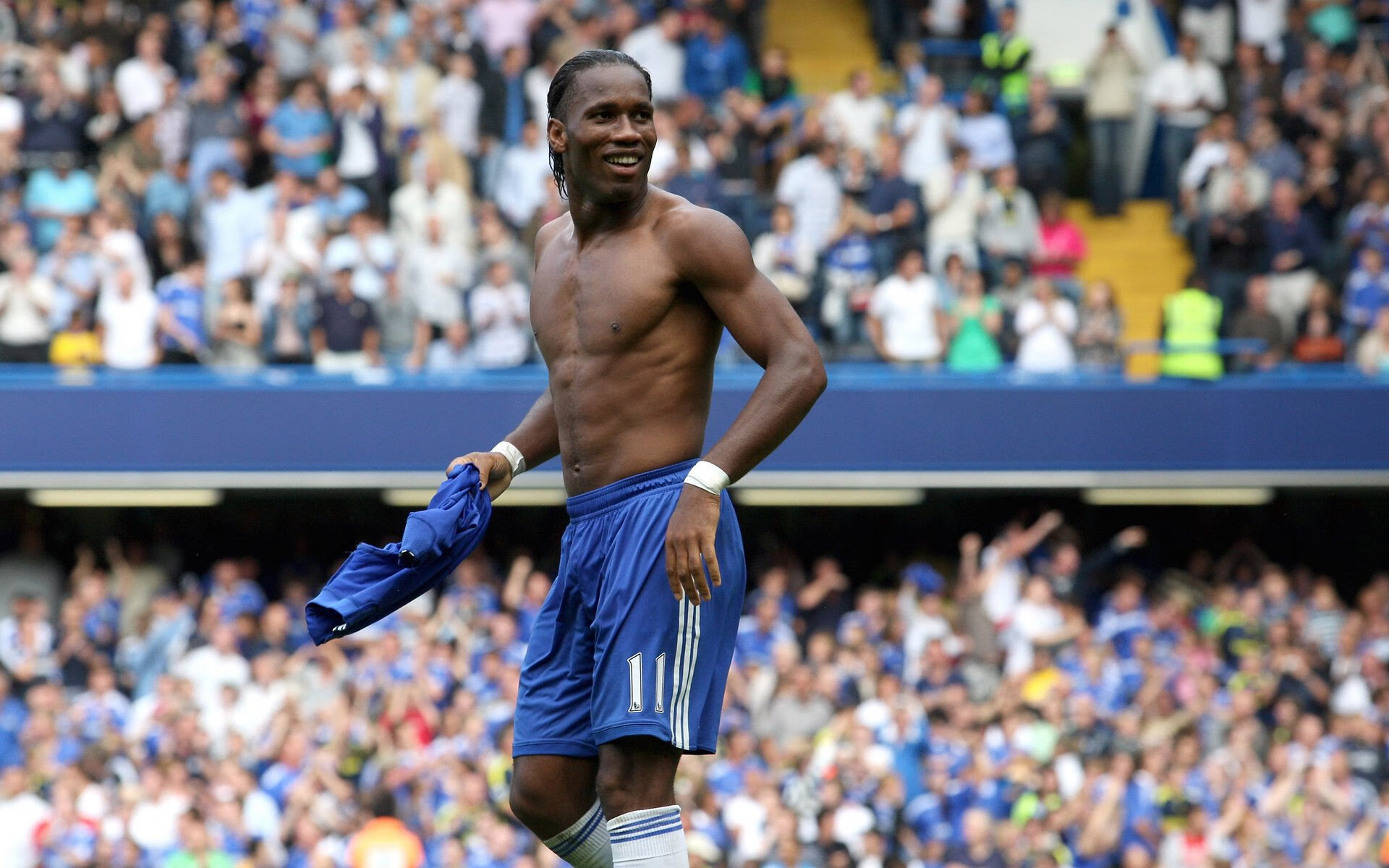 萨卡一剑封喉,德国战车碾过安哥拉,展现团队足球与个人英雄主义的完美结合